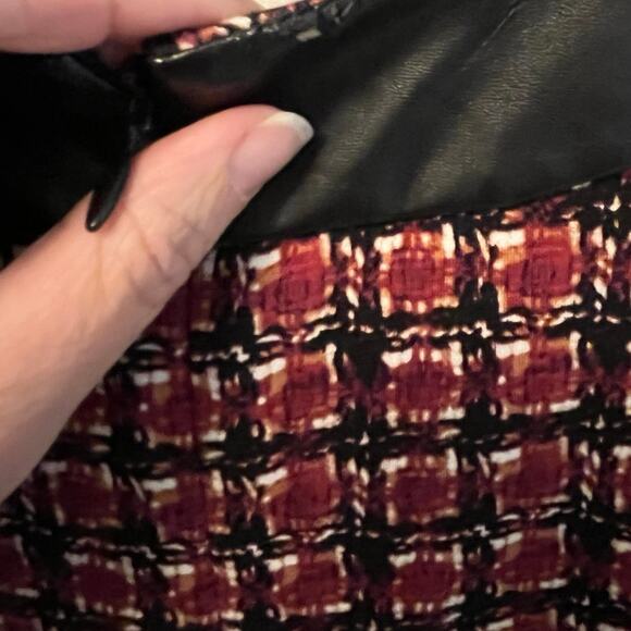 J.McLaughlin Women's Sleeveless Plaid Tweed Pattern Dress w/ Leather Accents (S) - Picture 5 of 5